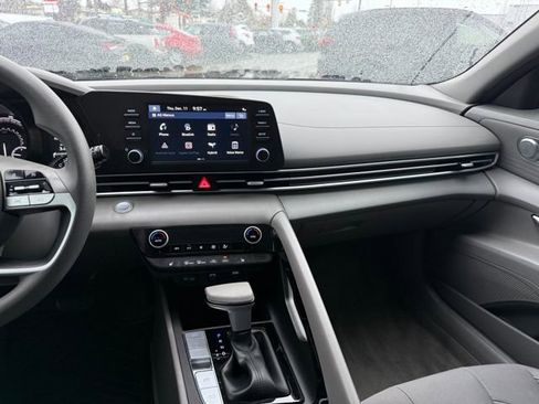 Used 2023 Hyundai Elantra Blue image 22