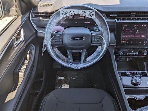 New 2025 Jeep Grand Cherokee L Laredo w/ Luxury Tech Group I image 13