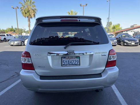 Used 2007 Toyota Highlander Limited AWD/4WD image 4