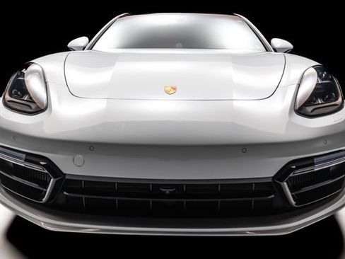 Used 2020 Porsche Panamera GTS w/ Premium Package Plus AWD/4WD image 32