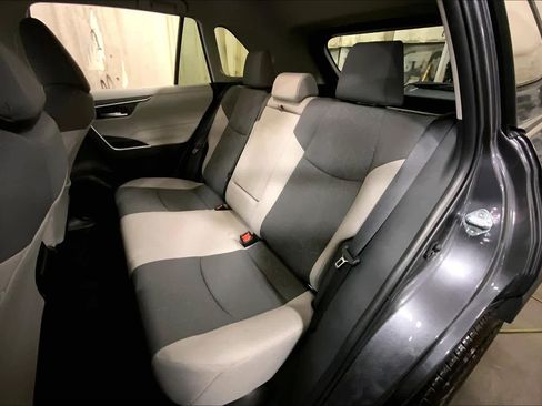Used 2025 Toyota RAV4 XLE image 21