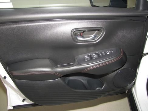 Used 2024 Honda HR-V Sport image 9