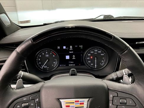 Used 2023 Cadillac XT6 Sport w/ Technology Package AWD/4WD image 29