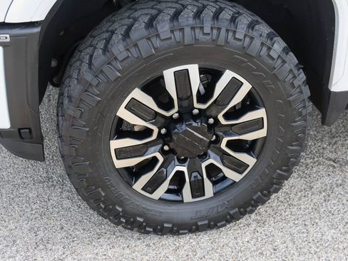 Used 2024 GMC Sierra 2500 Denali Ultimate AWD/4WD image 39