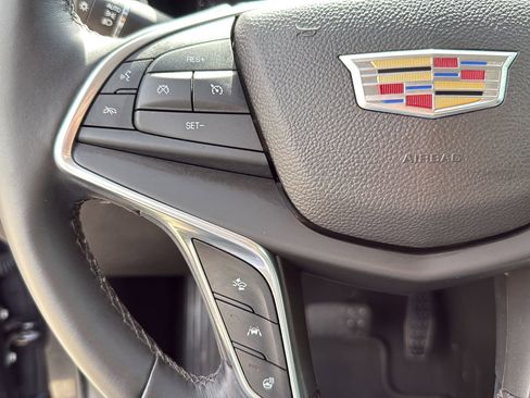 Used 2017 Cadillac XT5 Luxury w/ Driver Awareness Package FWD image 15