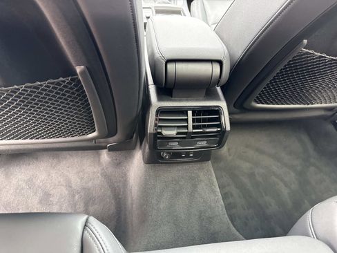 Used 2024 Audi Q3 2.0T Premium Plus image 17