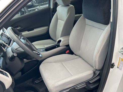 Used 2021 Honda HR-V LX image 5