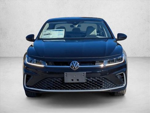 New 2025 Volkswagen Jetta SE image 5