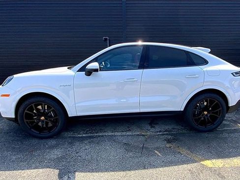 New 2025 Porsche Cayenne E-Hybrid Coupe image 2