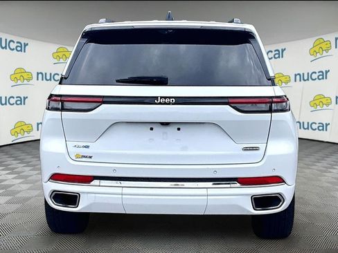 Used 2023 Jeep Grand Cherokee Overland w/ Luxury Tech Group IV AWD/4WD image 5