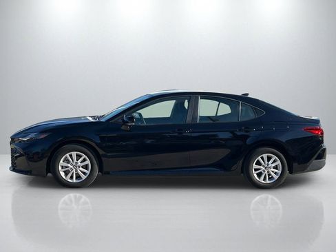 Used 2025 Toyota Camry LE image 8