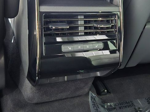 Used 2023 Land Rover Range Rover Sport SE Dynamic image 16