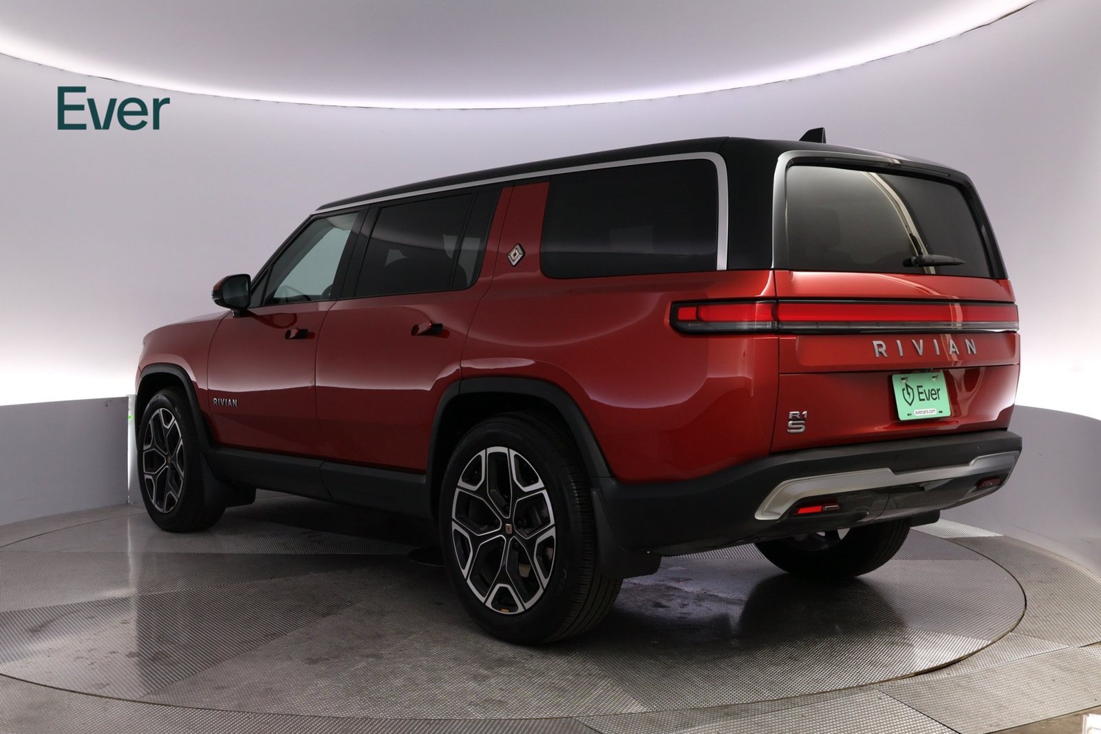 Used 2025 Rivian R1S Adventure Dual AWD/4WD image 17