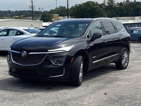 Used 2023 Buick Enclave Avenir w/ Avenir Technology Package FWD image 7