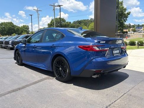 Used 2025 Toyota Camry SE FWD image 6