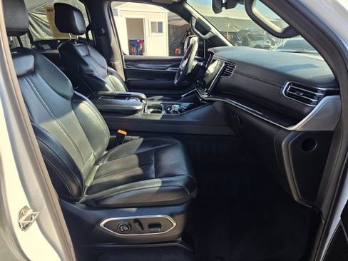 Used 2024 Jeep Wagoneer L 4WD image 10