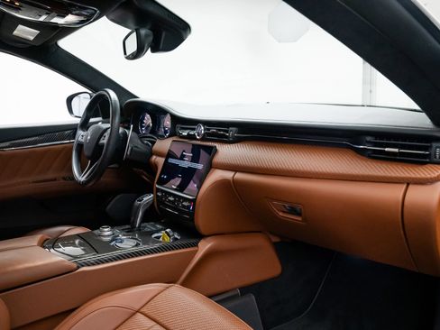 Used 2022 Maserati Quattroporte Trofeo RWD image 27