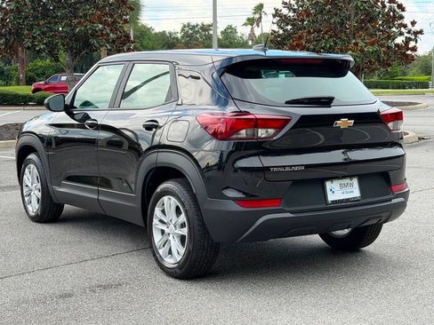 Used 2023 Chevrolet TrailBlazer LS FWD image 3