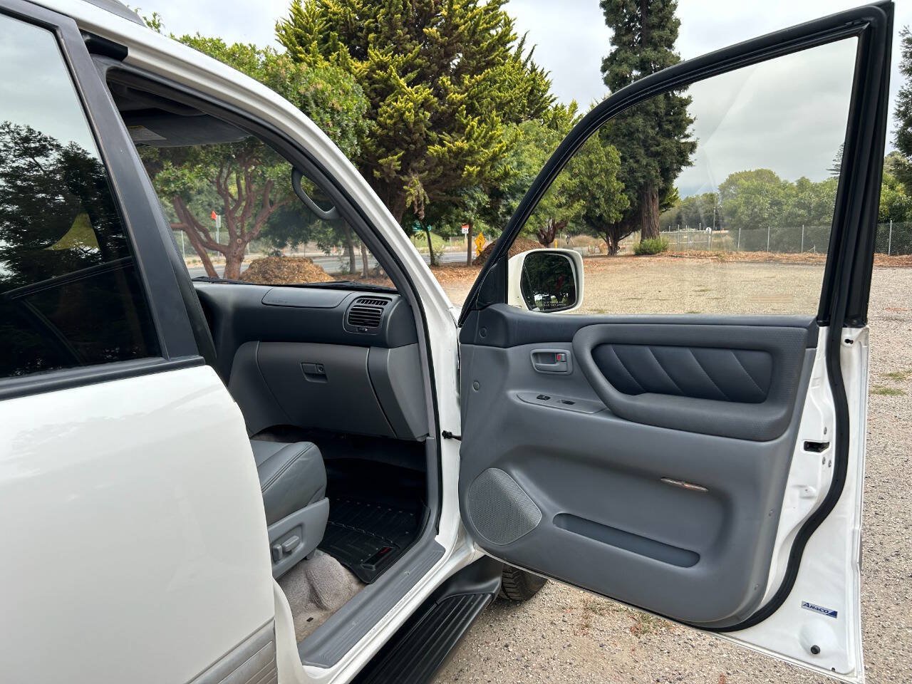 Used 1999 Toyota Land Cruiser AWD/4WD image 35