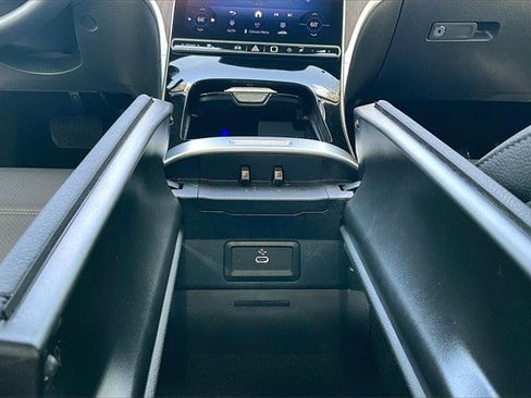 Certified 2025 Mercedes-Benz C 300 4MATIC Sedan image 19