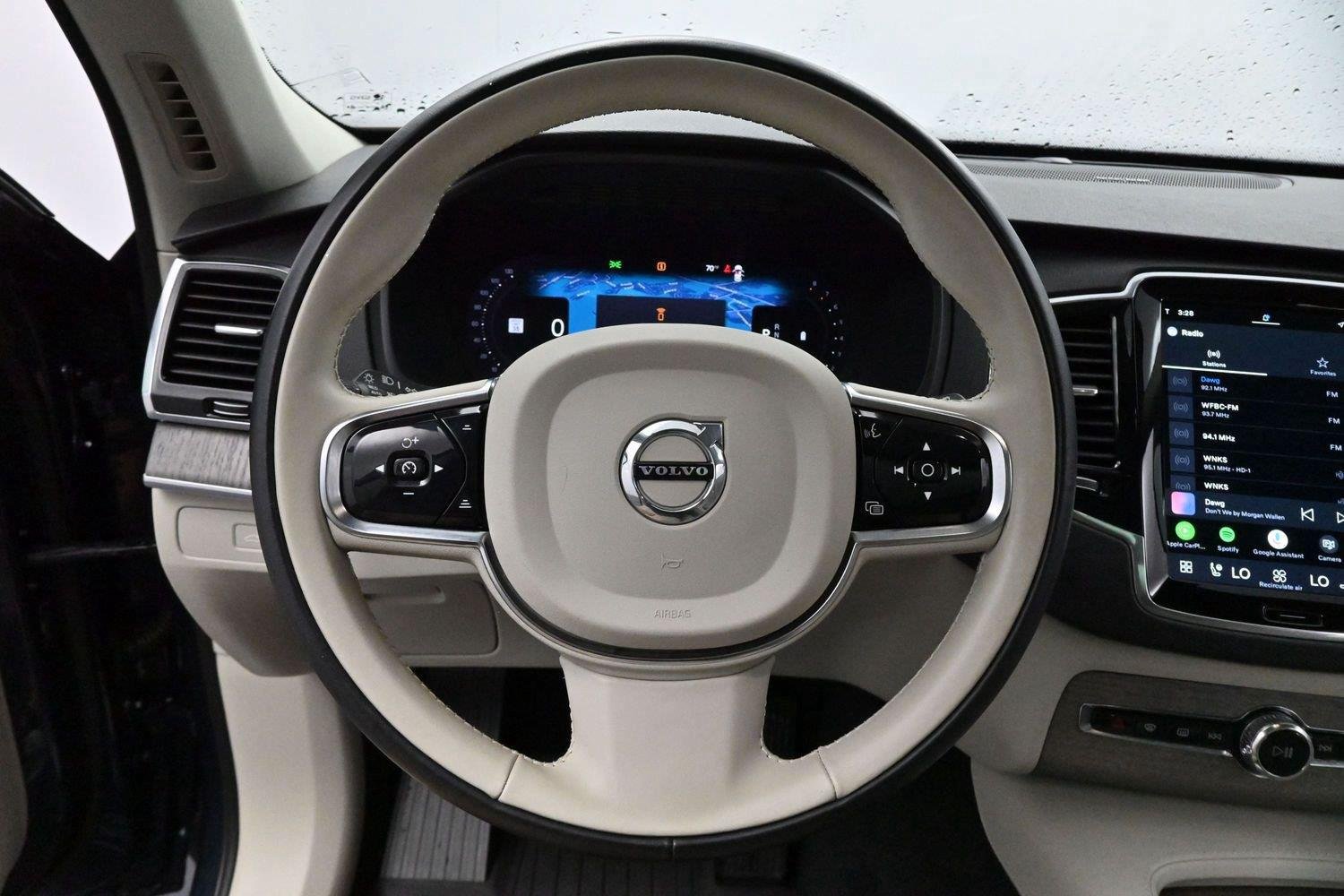 Used 2023 Volvo XC90 B6 Plus w/ Protection Package AWD/4WD image 16