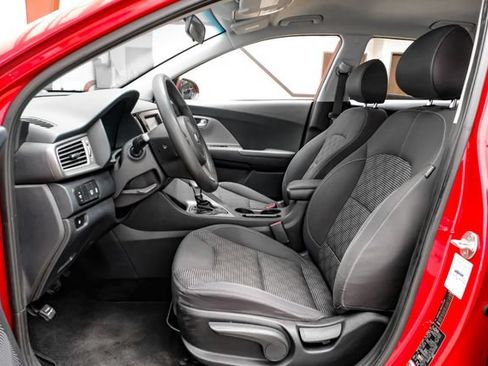 Used 2019 Kia Niro LX FWD image 4