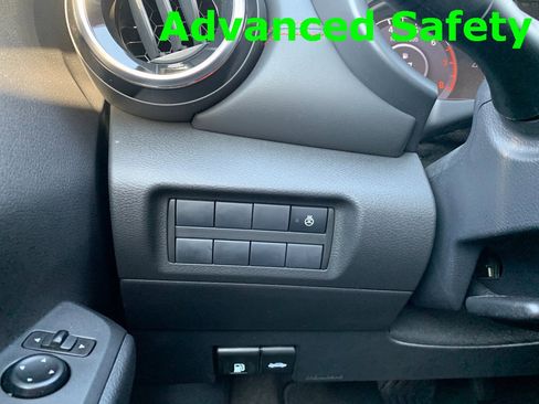 Used 2023 Nissan Kicks SR w/ SR Premium Package image 19