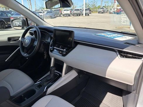 Certified 2025 Toyota Corolla Cross L FWD image 17