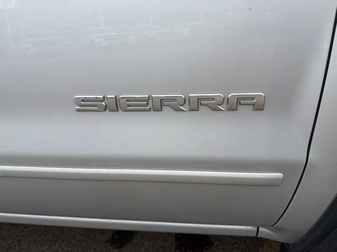 Used 2015 GMC Sierra 1500 SLE w/ SLE Value Package AWD/4WD image 9