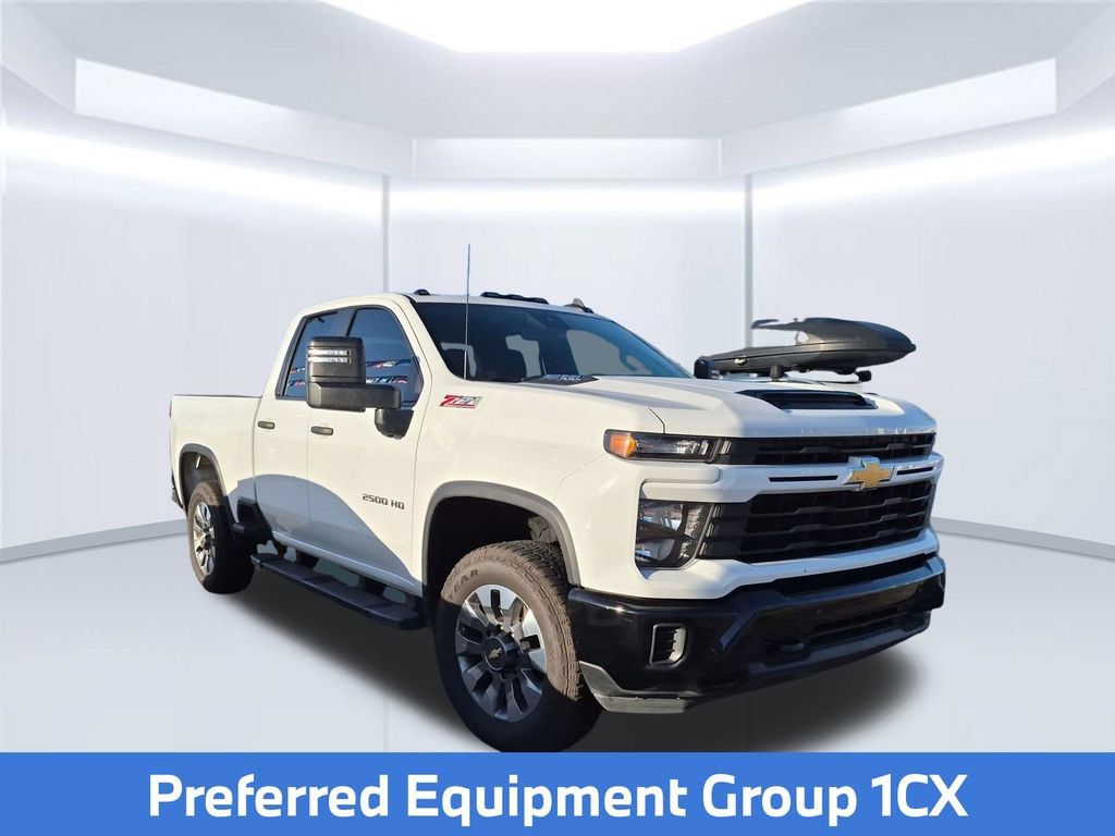 Used 2025 Chevrolet Silverado 2500 Custom w/ Custom Value Package AWD/4WD image 5