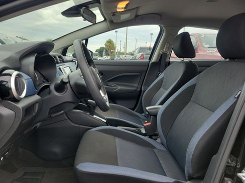 Used 2025 Nissan Versa SV FWD image 15