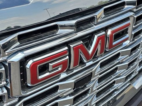 New 2025 GMC Sierra 2500 Denali w/ Denali Reserve Package image 32