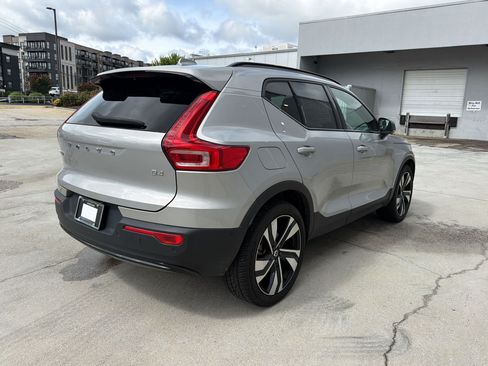 Used 2023 Volvo XC40 B4 Plus w/ Protection Package Premier FWD image 9