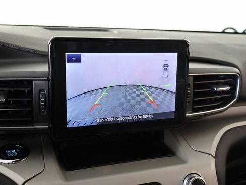 Used 2023 Ford Explorer XLT w/ Equipment Group 202A image 6