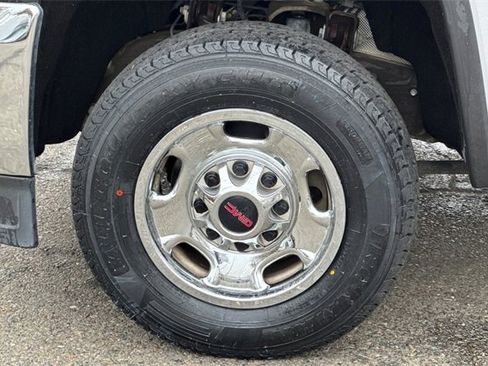 Used 2017 GMC Sierra 2500 2WD Crew Cab image 42