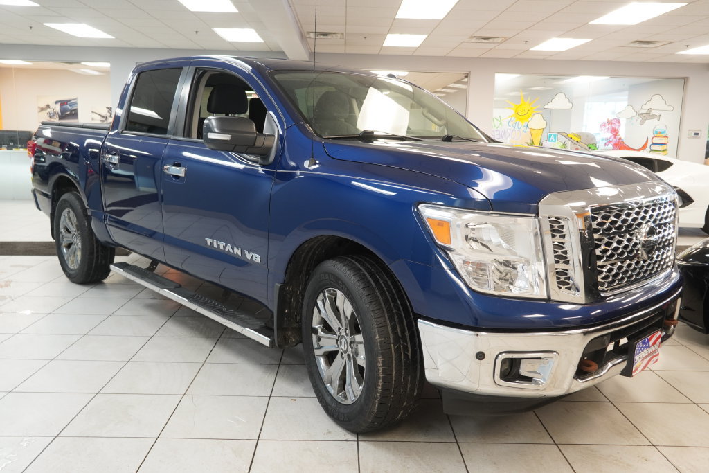 Used 2018 Nissan Titan SV w/ SV Convenience Package AWD/4WD image 30
