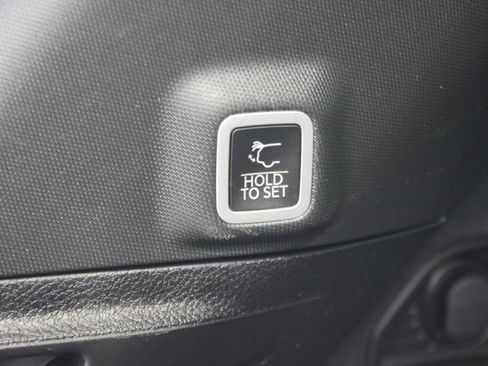 Used 2023 Jeep Grand Cherokee Altitude image 27