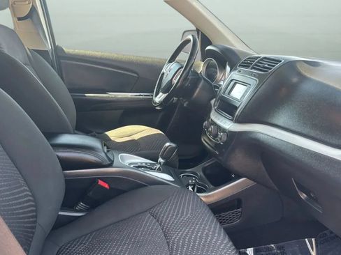 Used 2020 Dodge Journey SE w/ SE Popular Equipment Group FWD image 26