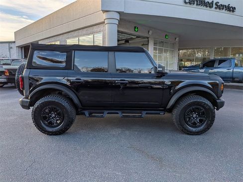 Used 2023 Ford Bronco Wildtrak image 3