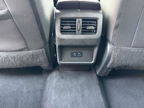 Used 2022 Nissan Rogue SV AWD/4WD image 14