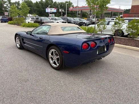 Used 2004 Chevrolet Corvette Convertible w/ Preferred Equipment Group RWD image 2