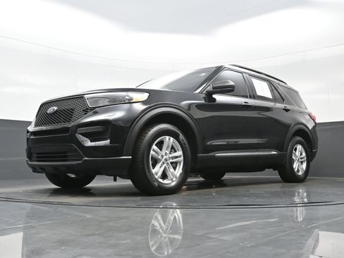 Used 2021 Ford Explorer XLT w/ Class III Trailer Tow Package image 40