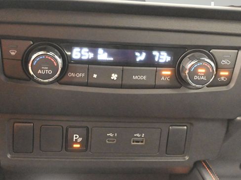 Certified 2025 Nissan Frontier Pro-X RWD image 18