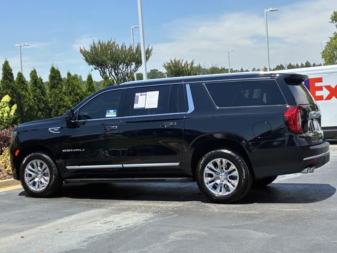 Used 2024 GMC Yukon XL Denali AWD/4WD image 9