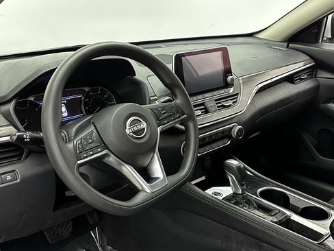 Used 2023 Nissan Altima 2.5 SV image 8