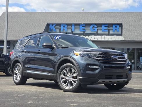 Certified 2022 Ford Explorer XLT w/ Equipment Group 202A AWD/4WD image 2