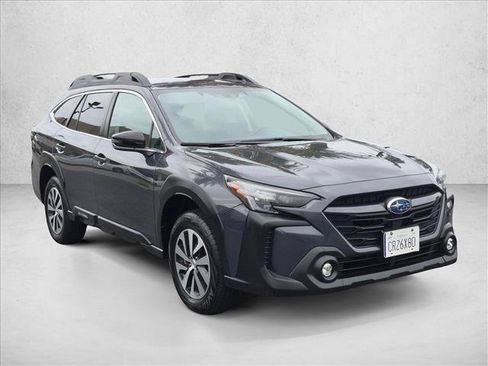 Used 2024 Subaru Outback Premium AWD/4WD image 3