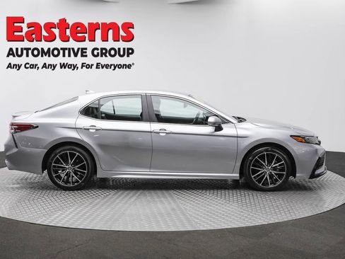 Used 2024 Toyota Camry SE FWD image 4