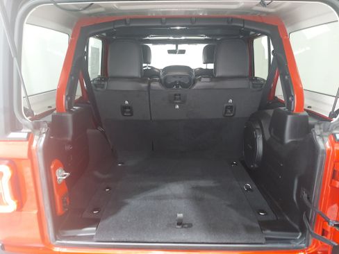 Used 2022 Jeep Wrangler Unlimited Rubicon w/ LED Lighting Group AWD/4WD image 16