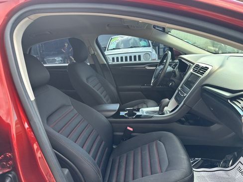 Used 2014 Ford Fusion SE FWD image 13
